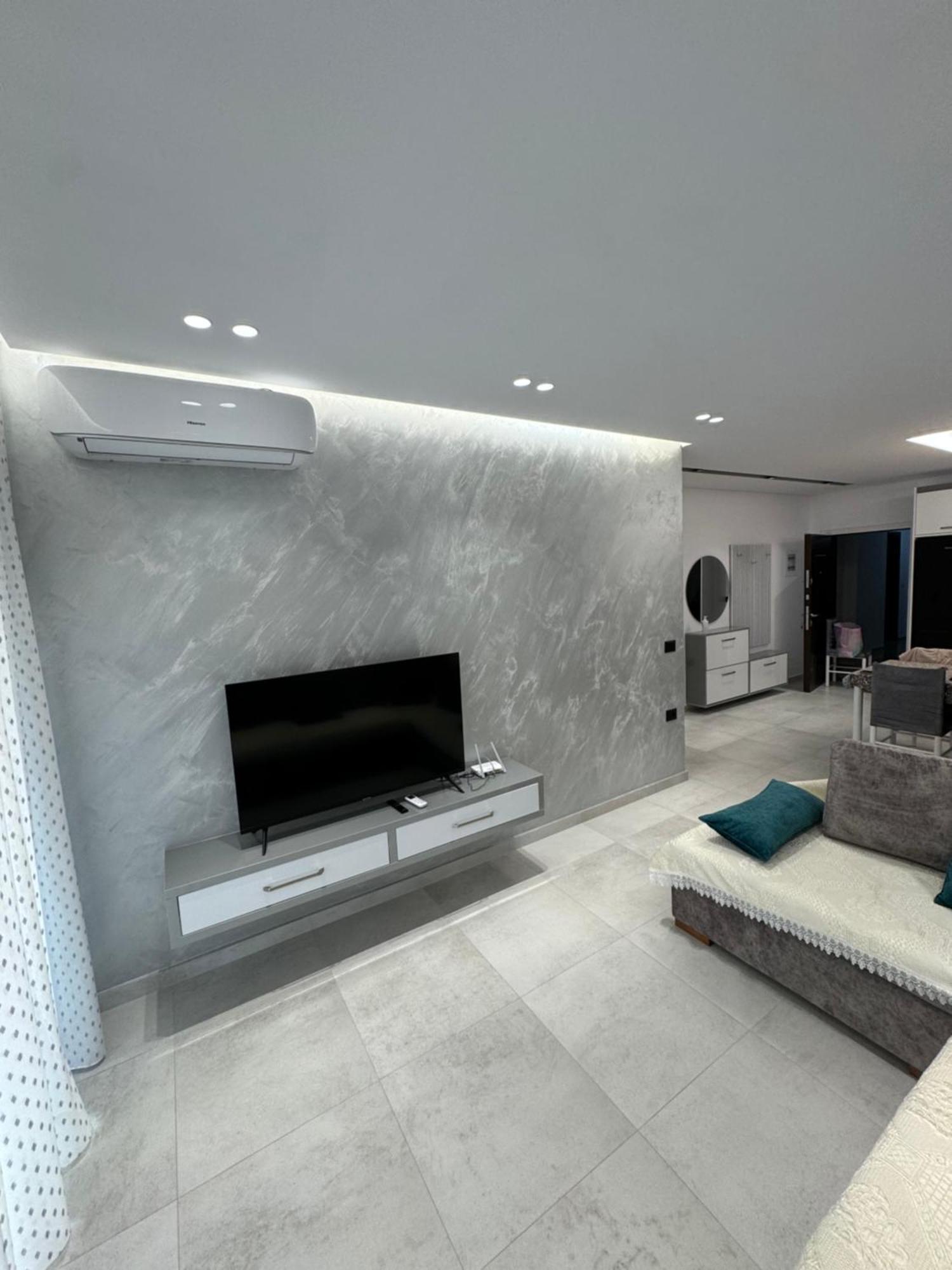 Alpha Lux Apartment Sarandë Exterior foto